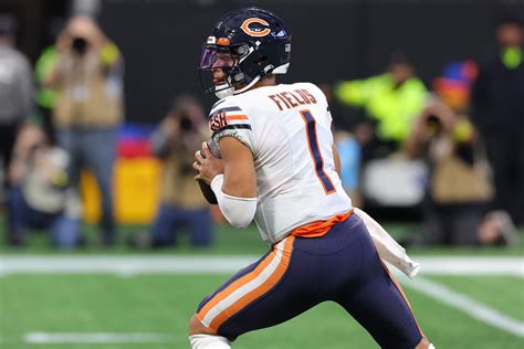 Justin Fields expected to start for the Chicago Bears at QB on Sunday in Detroit after a 4-game absence